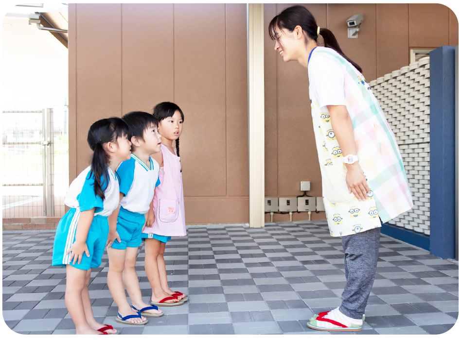 いつも笑顔で、心のある“あいさつ”をする。