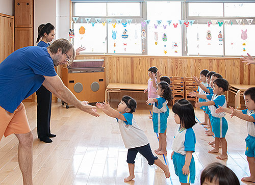 体操・英語・和太鼓など専門講師の指導
